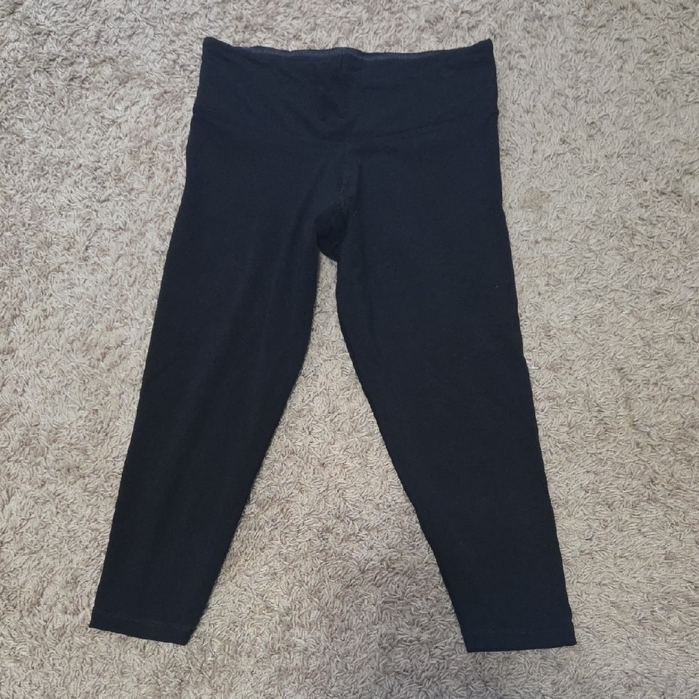 Tasc Performance Black Women's Capris, Size Small